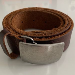 Brown leather belt. Size 40